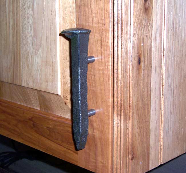 Spike Pull Handle